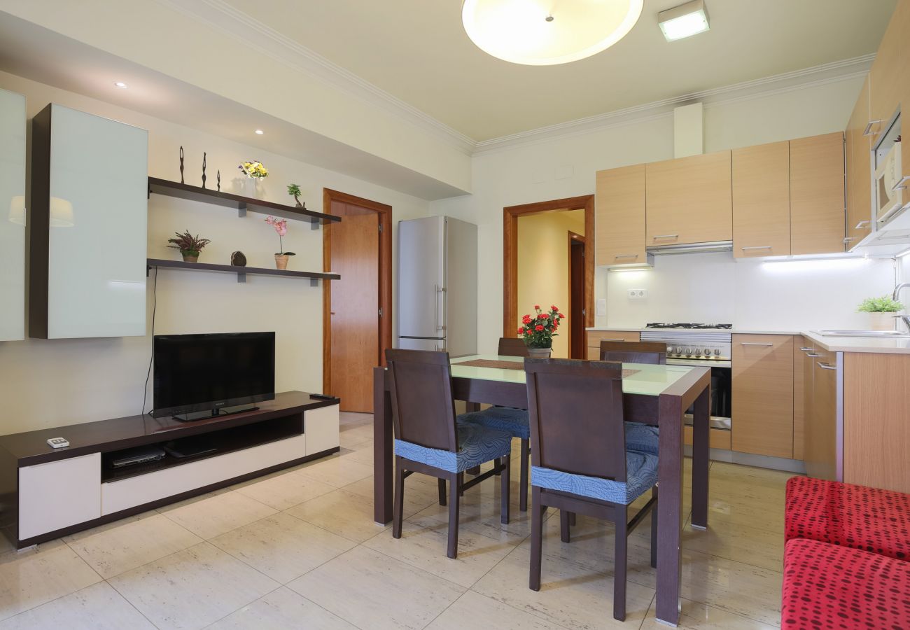 Apartamento em Barcelona - MARQUES, modern 4bed/2bath apartment