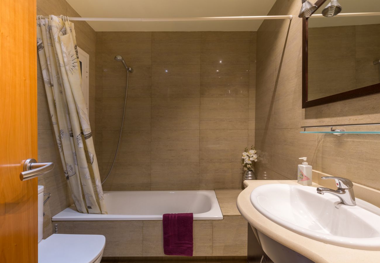 Apartamento em Barcelona - MARQUES, modern 4bed/2bath apartment