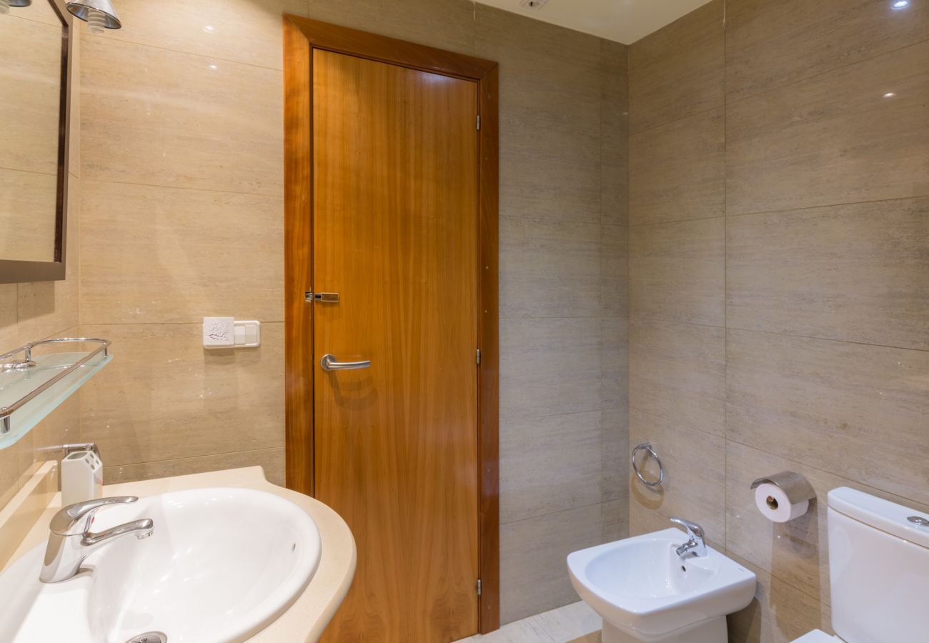 Apartamento em Barcelona - MARQUES, modern 4bed/2bath apartment