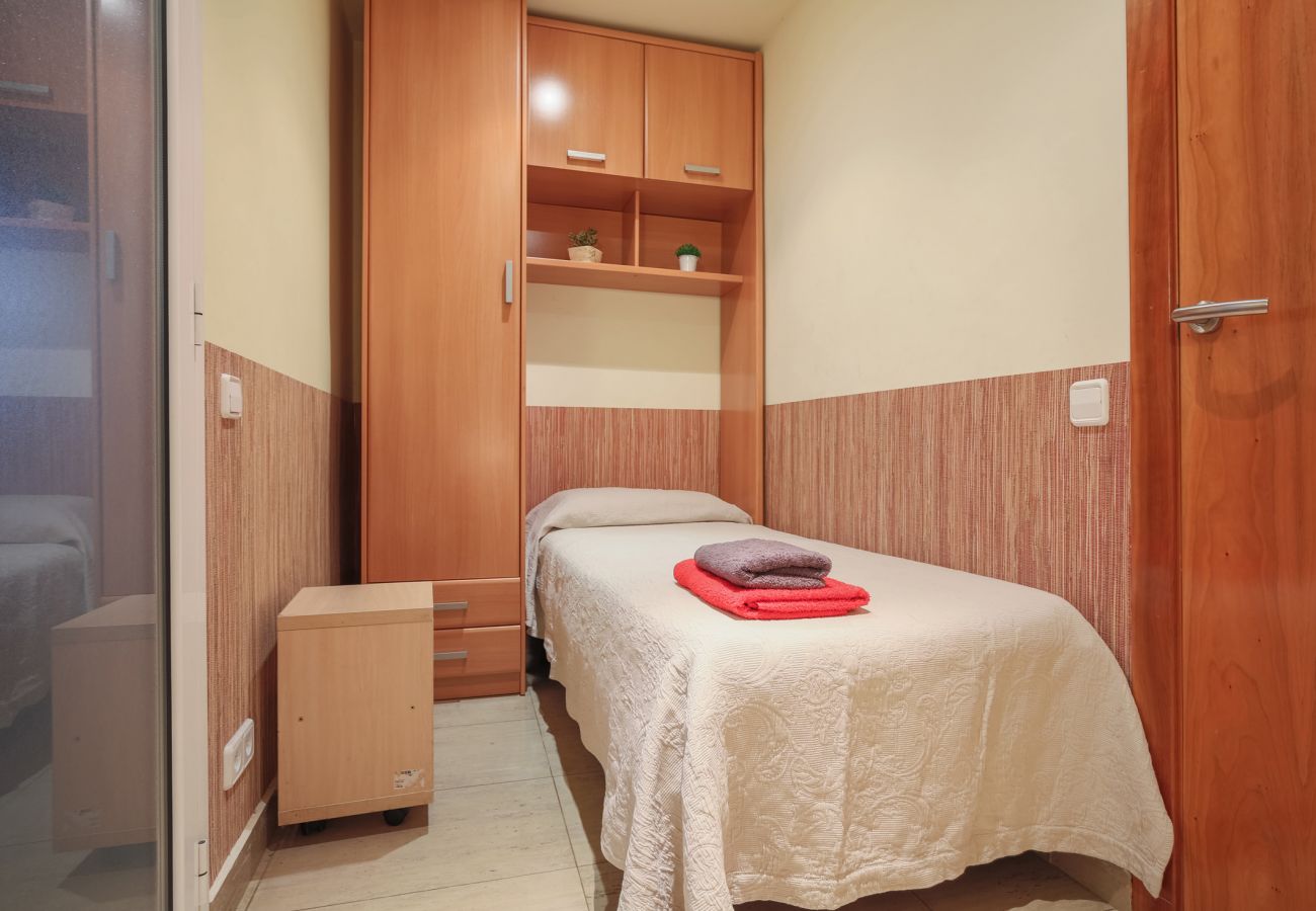 Apartamento em Barcelona - MARQUES, modern 4bed/2bath apartment