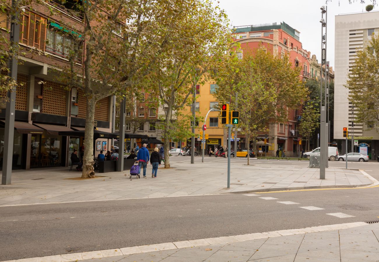 Apartamento em Barcelona - MARQUES, modern 4bed/2bath apartment