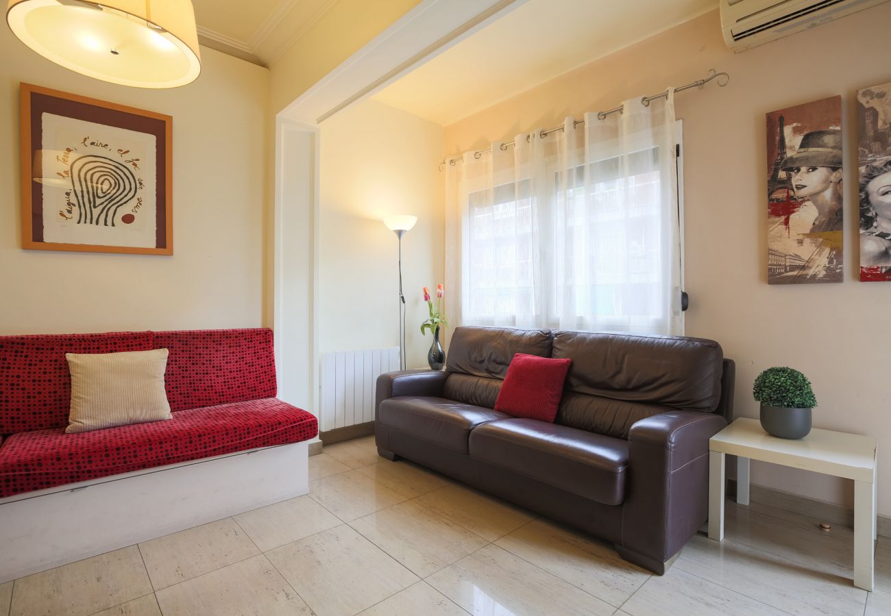 Apartamento em Barcelona - MARQUES, modern 4bed/2bath apartment