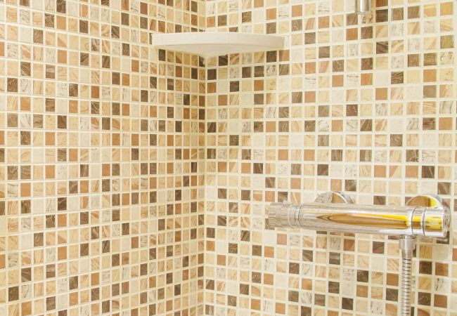 Apartamento em Barcelona - VILADOMAT, large 4bed/2bath with balcony Apartamento em Barcelona - VILADOMAT, large 4bed/2bath with balcony