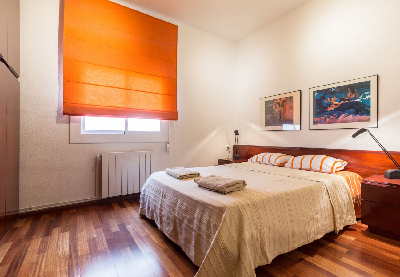 Apartamento em Barcelona - PORT BCN, classic 3bed with balcony