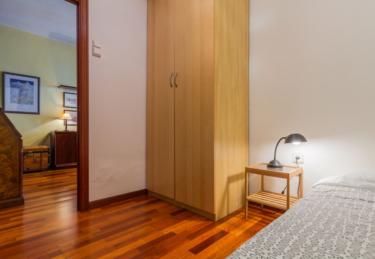 Apartamento em Barcelona - PORT BCN, classic 3bed with balcony