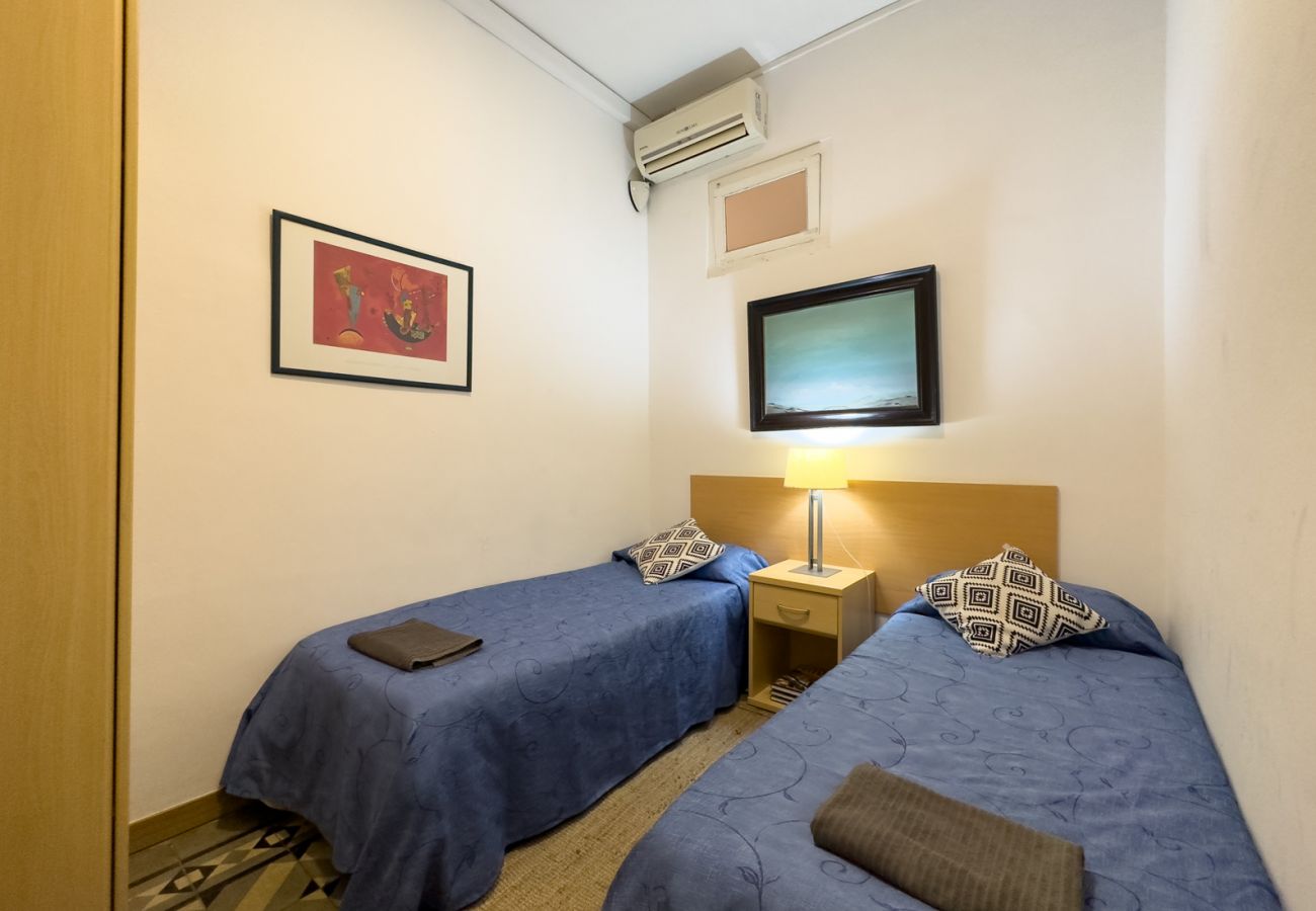 Apartamento em Barcelona - GRACIA SANT AGUSTI, 3 bedrooms