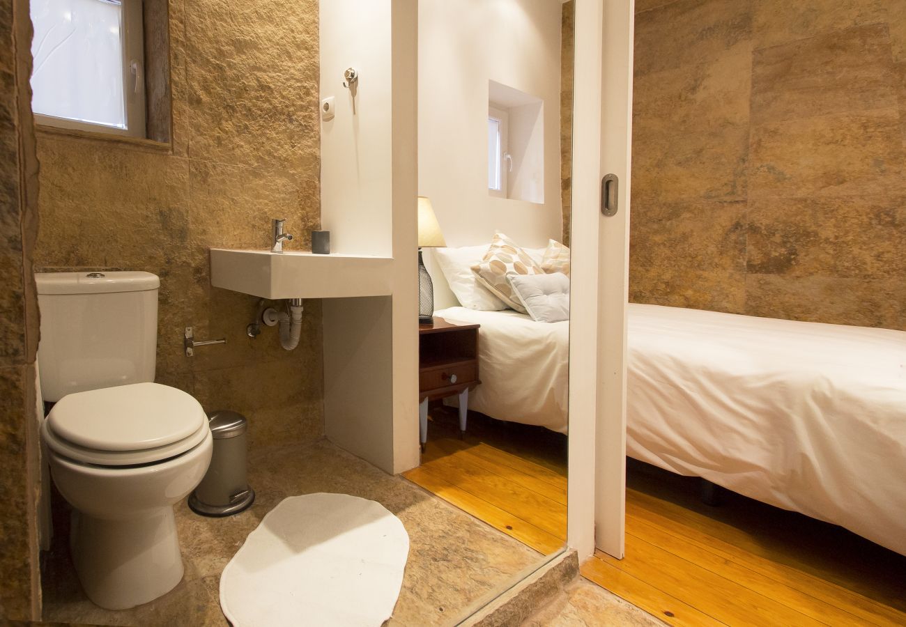 Apartamento em Lisboa - SANTA MARTA VINTAGE DESIGN II by HOMING