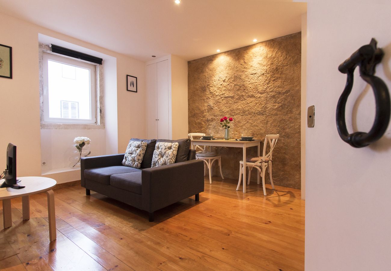 Apartamento em Lisboa - SANTA MARTA VINTAGE DESIGN II by HOMING
