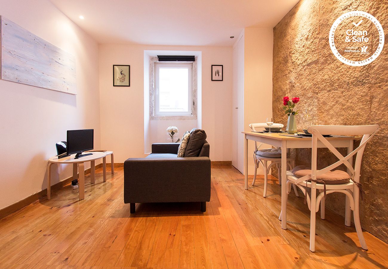 Apartamento em Lisboa - SANTA MARTA VINTAGE DESIGN II by HOMING