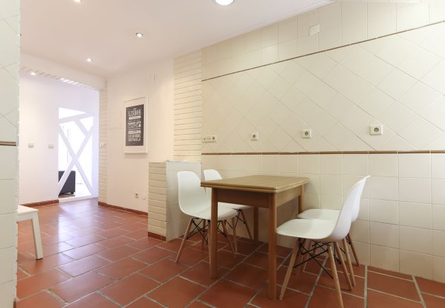 Apartamento em Lisboa - TYPICAL MOURARIA by HOMING Apartamento em Lisboa - TYPICAL MOURARIA by HOMING
