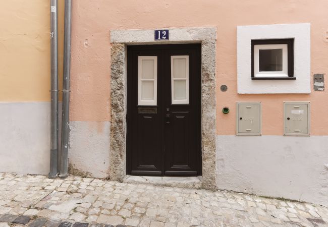 Estúdio em Lisboa - GOLDEN STUDIO INSIDE CASTLE WALLS by HOMING Estúdio em Lisboa - GOLDEN STUDIO INSIDE CASTLE WALLS by HOMING