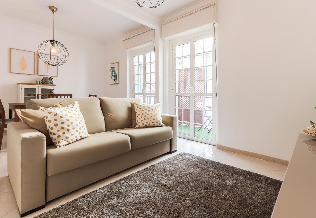 Principe Real Balcony by Homing
