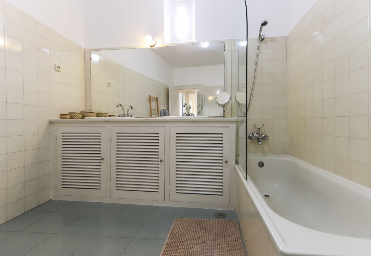 Apartamento em Lisboa - CHIADO VIEWS by HOMING