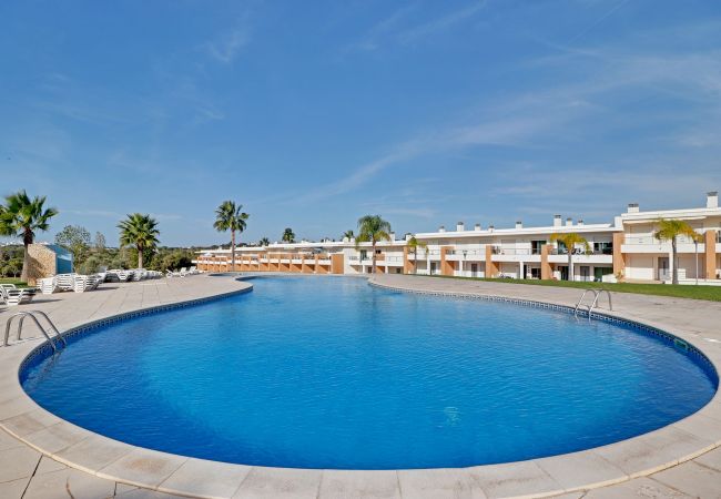 Casa geminada em Albufeira - ALBUFEIRA GARDEN VILLA WITH POOL by HOMING Casa geminada em Albufeira - ALBUFEIRA GARDEN VILLA WITH POOL by HOMING