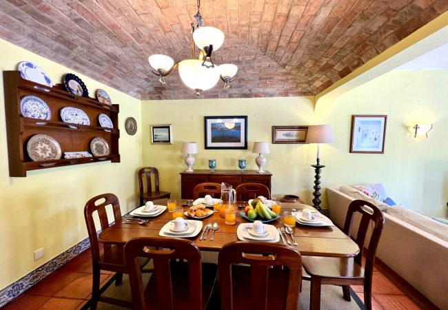 Villa em Vilamoura - VILAMOURA TRADITIONAL VILLA WITH POOL by HOMING Villa em Vilamoura - VILAMOURA TRADITIONAL VILLA WITH POOL by HOMING