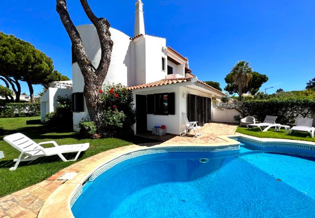 Villa em Vilamoura - VILAMOURA TRADITIONAL VILLA WITH POOL by HOMING Villa em Vilamoura - VILAMOURA TRADITIONAL VILLA WITH POOL by HOMING