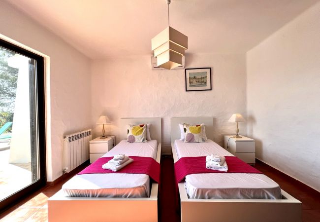 Villa em Portimão - PORTIMÃO BELLEVUE VILLA WITH POOL by HOMING Villa em Portimão - PORTIMÃO BELLEVUE VILLA WITH POOL by HOMING