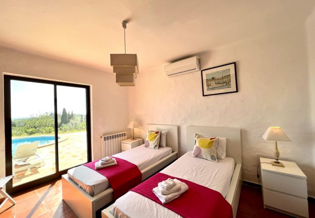 Villa em Portimão - PORTIMÃO BELLEVUE VILLA WITH POOL by HOMING Villa em Portimão - PORTIMÃO BELLEVUE VILLA WITH POOL by HOMING