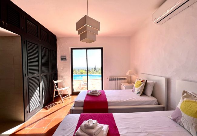 Villa em Portimão - PORTIMÃO BELLEVUE VILLA WITH POOL by HOMING Villa em Portimão - PORTIMÃO BELLEVUE VILLA WITH POOL by HOMING