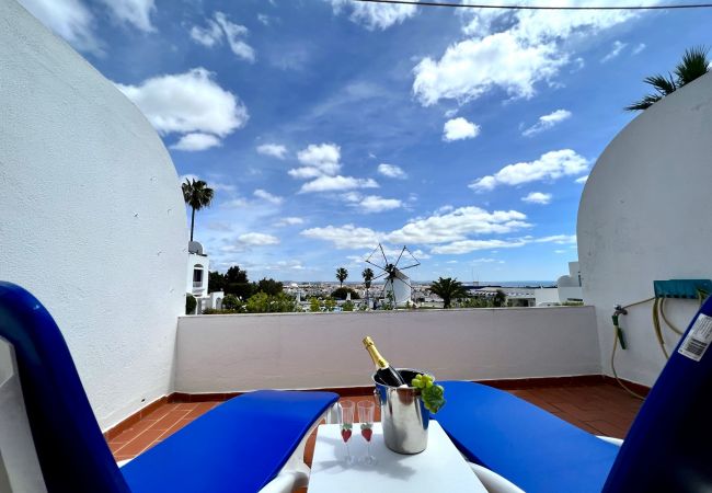 Apartamento em Albufeira - ALBUFEIRA SUNSET WITH POOL by HOMING Apartamento em Albufeira - ALBUFEIRA SUNSET WITH POOL by HOMING