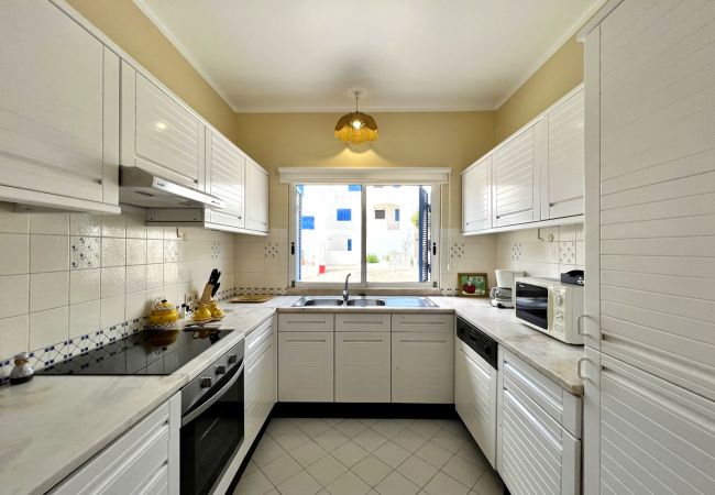 Apartamento em Albufeira - ALBUFEIRA SUNSET WITH POOL by HOMING Apartamento em Albufeira - ALBUFEIRA SUNSET WITH POOL by HOMING