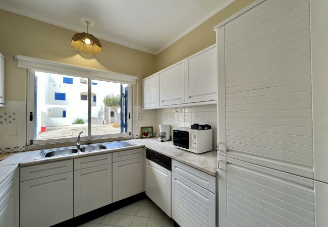 Apartamento em Albufeira - ALBUFEIRA SUNSET WITH POOL by HOMING Apartamento em Albufeira - ALBUFEIRA SUNSET WITH POOL by HOMING