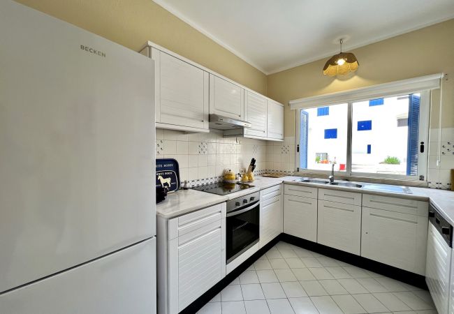 Apartamento em Albufeira - ALBUFEIRA SUNSET WITH POOL by HOMING Apartamento em Albufeira - ALBUFEIRA SUNSET WITH POOL by HOMING