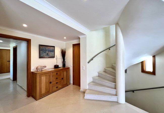 Villa em Vilamoura - VILAMOURA  AMAZING GOLF VILLA WITH POOL by HOMING Villa em Vilamoura - VILAMOURA  AMAZING GOLF VILLA WITH POOL by HOMING