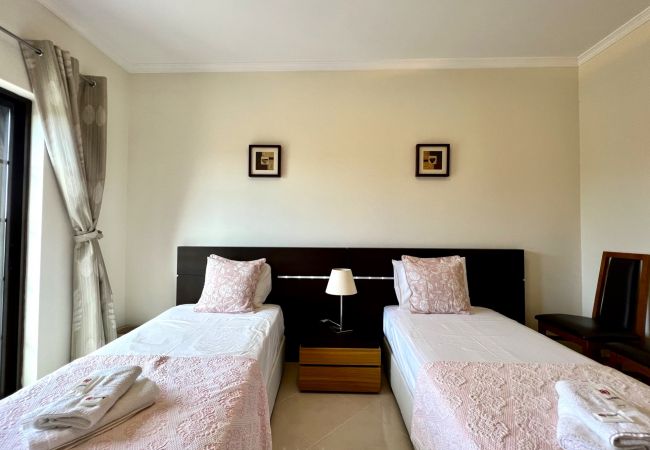 Villa em Pêra - PÊRA BRIGHTNESS VILLA by HOMING Villa em Pêra - PÊRA BRIGHTNESS VILLA by HOMING