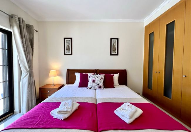 Villa em Pêra - PÊRA BRIGHTNESS VILLA by HOMING Villa em Pêra - PÊRA BRIGHTNESS VILLA by HOMING