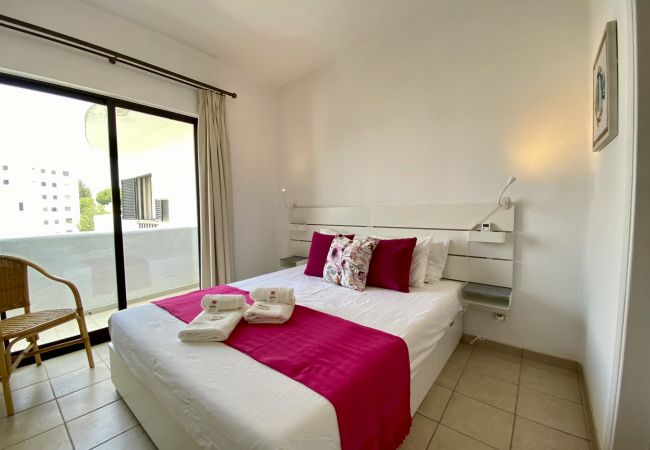 Apartamento em Vilamoura - VILAMOURA TWINS 1 WITH POOL by HOMING Apartamento em Vilamoura - VILAMOURA TWINS 1 WITH POOL by HOMING