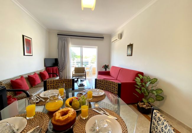 Apartamento em Vilamoura - VILAMOURA TYPICAL 2 WITH POOL by HOMING Apartamento em Vilamoura - VILAMOURA TYPICAL 2 WITH POOL by HOMING