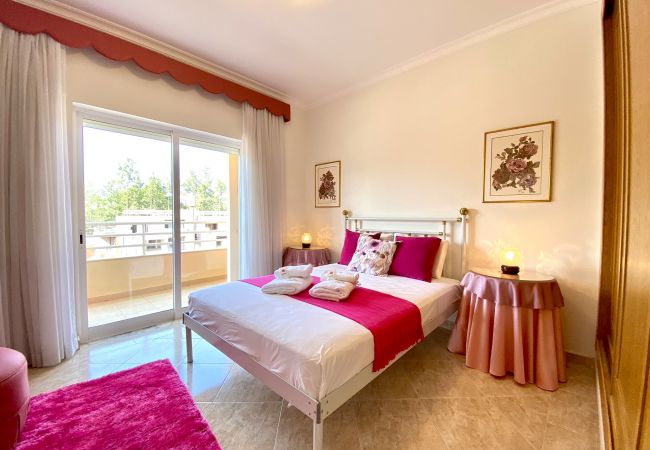 Apartamento em Vilamoura - VILAMOURA TYPICAL 2 WITH POOL by HOMING Apartamento em Vilamoura - VILAMOURA TYPICAL 2 WITH POOL by HOMING