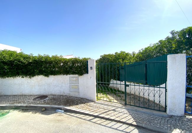 Villa em Albufeira - ALBUFEIRA VINTAGE DESIGN VILLA WITH POOL by HOMING Villa em Albufeira - ALBUFEIRA VINTAGE DESIGN VILLA WITH POOL by HOMING