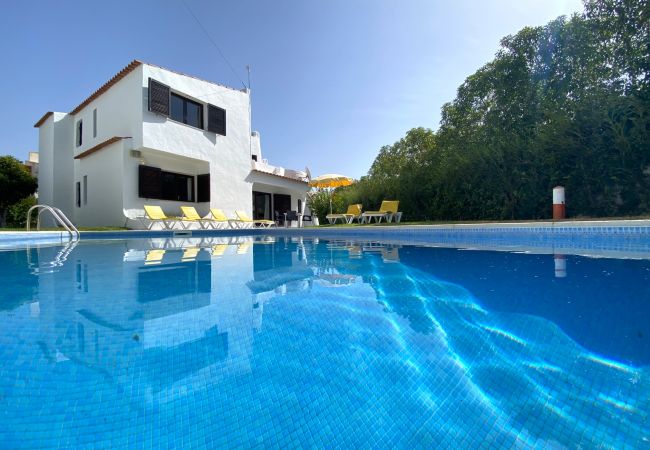 Villa em Albufeira - ALBUFEIRA VINTAGE DESIGN VILLA WITH POOL by HOMING Villa em Albufeira - ALBUFEIRA VINTAGE DESIGN VILLA WITH POOL by HOMING