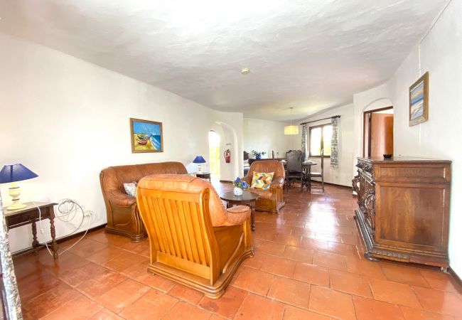 Villa em Albufeira - ALBUFEIRA VINTAGE DESIGN VILLA WITH POOL by HOMING Villa em Albufeira - ALBUFEIRA VINTAGE DESIGN VILLA WITH POOL by HOMING