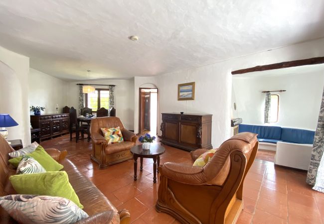 Villa em Albufeira - ALBUFEIRA VINTAGE DESIGN VILLA WITH POOL by HOMING Villa em Albufeira - ALBUFEIRA VINTAGE DESIGN VILLA WITH POOL by HOMING