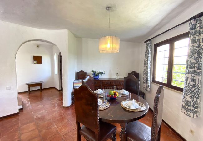 Villa em Albufeira - ALBUFEIRA VINTAGE DESIGN VILLA WITH POOL by HOMING Villa em Albufeira - ALBUFEIRA VINTAGE DESIGN VILLA WITH POOL by HOMING