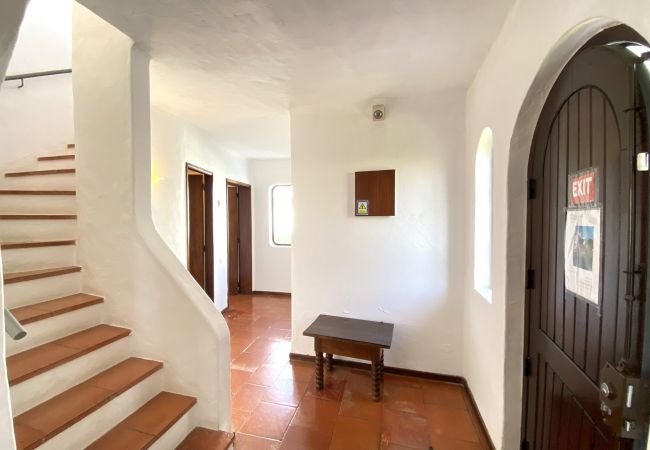 Villa em Albufeira - ALBUFEIRA VINTAGE DESIGN VILLA WITH POOL by HOMING Villa em Albufeira - ALBUFEIRA VINTAGE DESIGN VILLA WITH POOL by HOMING