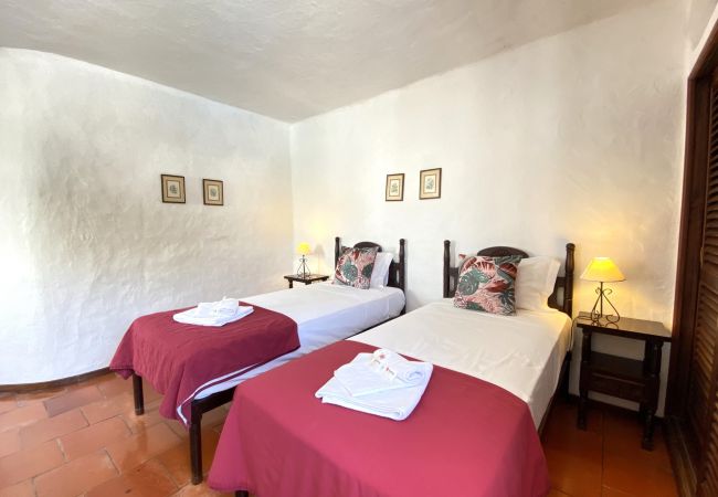 Villa em Albufeira - ALBUFEIRA VINTAGE DESIGN VILLA WITH POOL by HOMING Villa em Albufeira - ALBUFEIRA VINTAGE DESIGN VILLA WITH POOL by HOMING