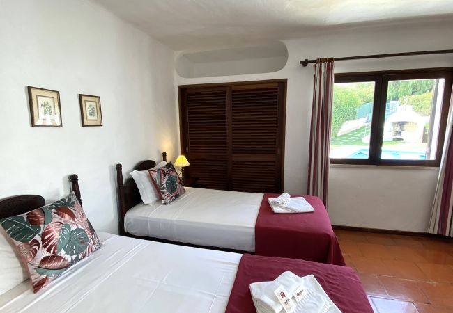 Villa em Albufeira - ALBUFEIRA VINTAGE DESIGN VILLA WITH POOL by HOMING Villa em Albufeira - ALBUFEIRA VINTAGE DESIGN VILLA WITH POOL by HOMING