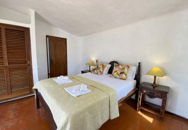 Villa em Albufeira - ALBUFEIRA VINTAGE DESIGN VILLA WITH POOL by HOMING Villa em Albufeira - ALBUFEIRA VINTAGE DESIGN VILLA WITH POOL by HOMING