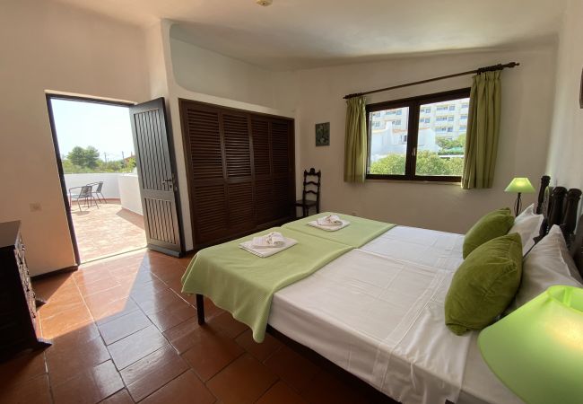 Villa em Albufeira - ALBUFEIRA VINTAGE DESIGN VILLA WITH POOL by HOMING Villa em Albufeira - ALBUFEIRA VINTAGE DESIGN VILLA WITH POOL by HOMING