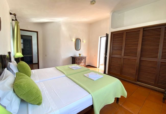 Villa em Albufeira - ALBUFEIRA VINTAGE DESIGN VILLA WITH POOL by HOMING Villa em Albufeira - ALBUFEIRA VINTAGE DESIGN VILLA WITH POOL by HOMING