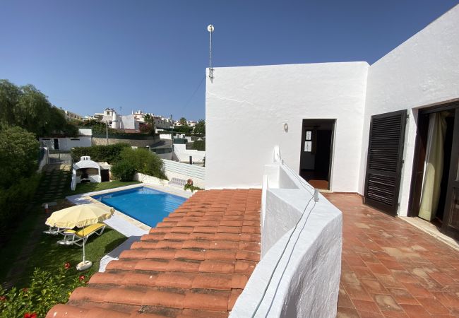 Villa em Albufeira - ALBUFEIRA VINTAGE DESIGN VILLA WITH POOL by HOMING Villa em Albufeira - ALBUFEIRA VINTAGE DESIGN VILLA WITH POOL by HOMING