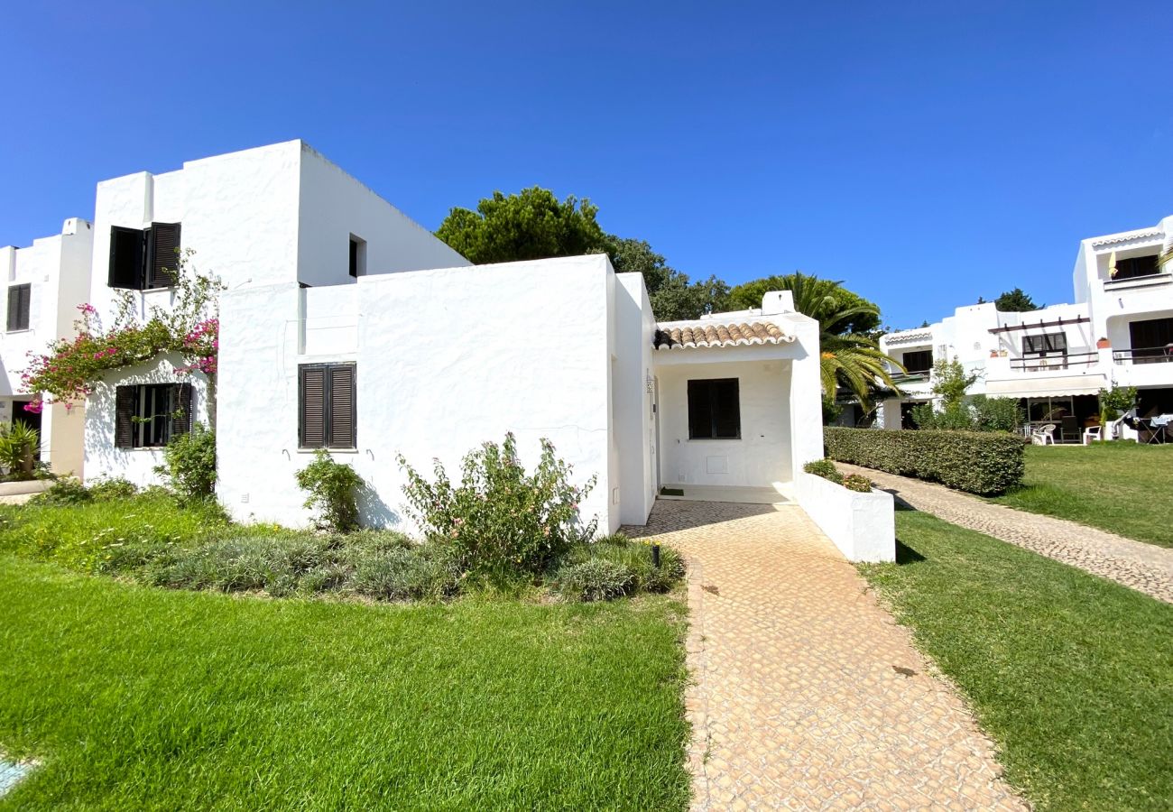 Apartamento em Albufeira - ALBUFEIRA BALAIA GOLF VILLAGE 3 WITH POOL byHOMING