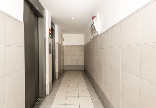 Apartamento em Lisboa - OLAIAS DESIGN by HOMING Apartamento em Lisboa - OLAIAS DESIGN by HOMING