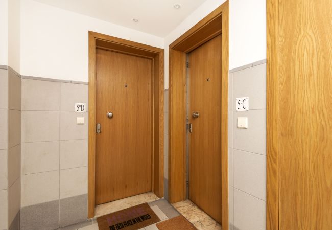 Apartamento em Lisboa - OLAIAS DESIGN by HOMING Apartamento em Lisboa - OLAIAS DESIGN by HOMING