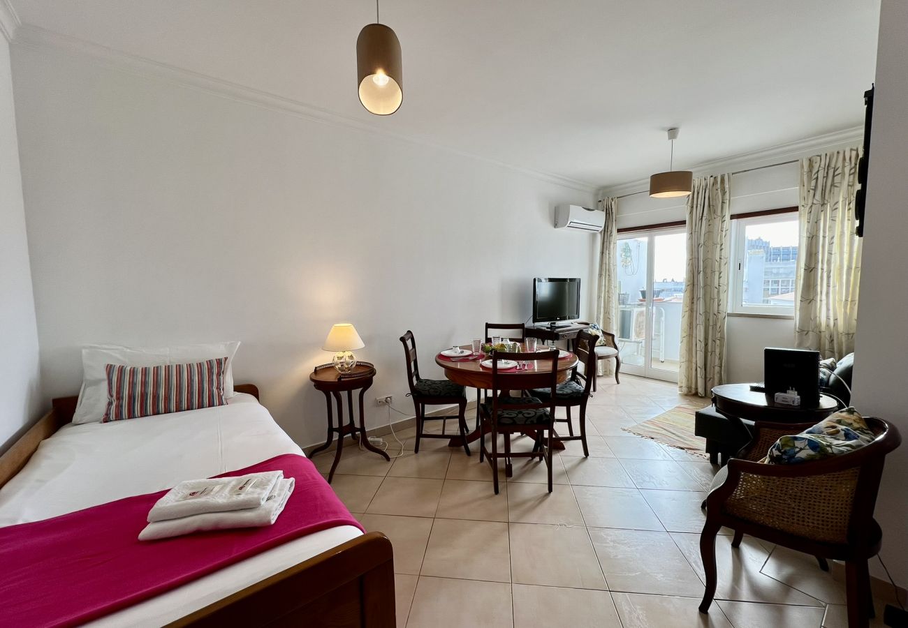 Apartamento em Albufeira - ALBUFEIRA VINTAGE APARTMENT WITH POOL by HOMING