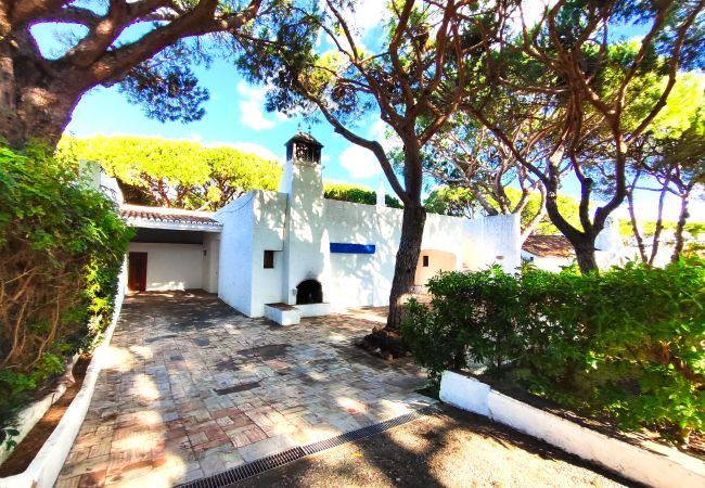 Villa em Albufeira - ALBUFEIRA AÇOTEIAS VILLA WITH POOL by HOMING Villa em Albufeira - ALBUFEIRA AÇOTEIAS VILLA WITH POOL by HOMING